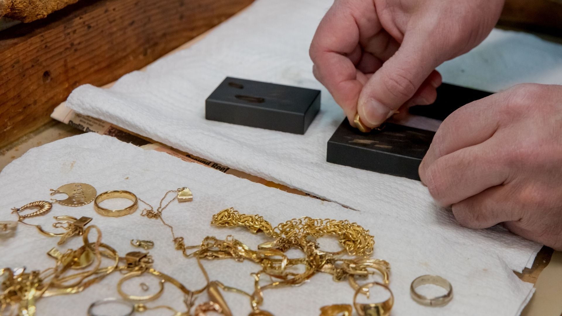JSP Gold, Silver, & Platinum Jewelry Testing Kit with N35 Neodymium Ea –  GOLD TESTING EQUIPMENT